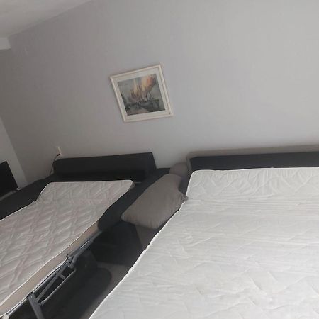 Cataluna Study 萨洛 外观 照片